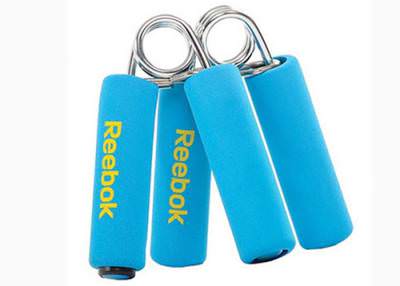 Эспандер кистевой Reebok RAWT-11035CY Надежные и прочные металлические эспандеры предназначены для тренировки мышц запястья, укрепления связок и костной ткани.
Мягкие ручки обеспечивают комфорт тренировок.
