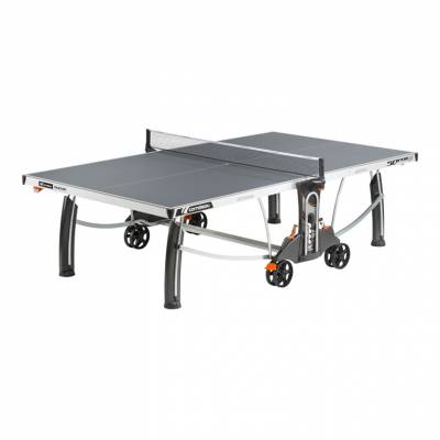Всепогодный теннисный стол Cornilleau Sport 500M Crossover Outdoor (серый) Всепогодный теннисный стол Cornilleau Sport 500M Crossover Outdoor (серый) Игровая поверхность: меламин 7 мм.
Антибликовое покрытие: MAT TOP.
Ширина канта (отбортовки): 60 мм.
Сетка: встроенная, с регулировкой по высоте и натяжению нити.
Рама: прочная конструкция рамы из коррозионно-устойчивой стали с арочными ножками 120 x 60 мм.
Конструкция: складная, система DSI.
Регулируемые по высоте опоры Ø120 мм.
Колеса: 4 сдвоенных колеса с двумя тормозами.
Эластичные накладки на углах стола: есть.