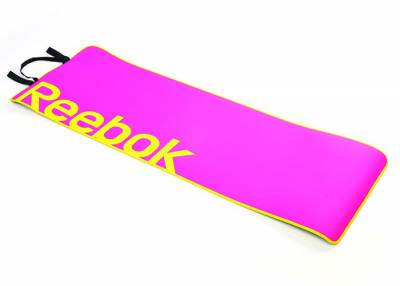 Коврик для фитнеса Reebok RAMT-11024 Коврик для фитнеса Reebok Ramt-11024 не только не скользит, но и обладает отличными водоотталкивающими характеристиками.
Свернув коврик в трубу, его легко можно убрать в сумку или повесить на плечо.
Размеры (ДхШхВ): 173 х 61 х 0,6 см.
Цвет: голубой, лиловый.
